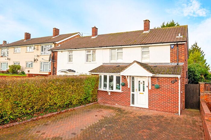 3 Bedroom Semi Detached House For Sale In Robin Hill, Brickhill, Bedford, Bedfordshire, MK41
