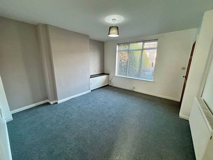 2 Bedroom Property To Rent In Pennard Grove, Quinton, Birmingham, B32