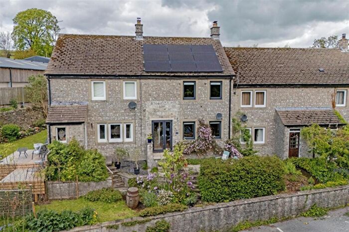2 Bedroom Terraced House For Sale In Over Haddon, Bakewell, DE45