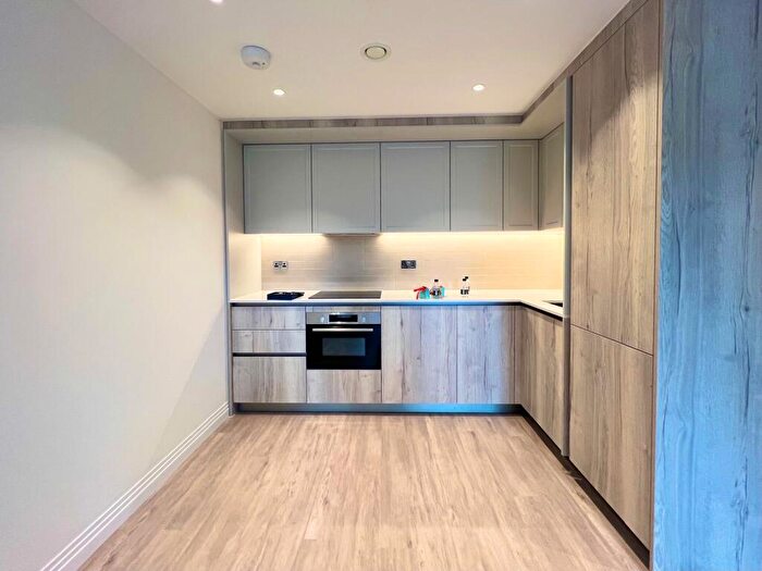 1 Bedroom Flat To Rent In Gasholder Place, London, SE11