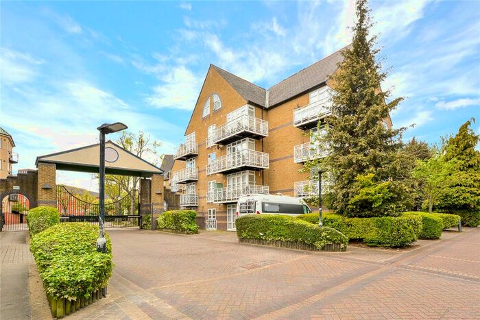 2 Bedroom Flat To Rent In Virginia Court, Eleanor Close, London, SE16
