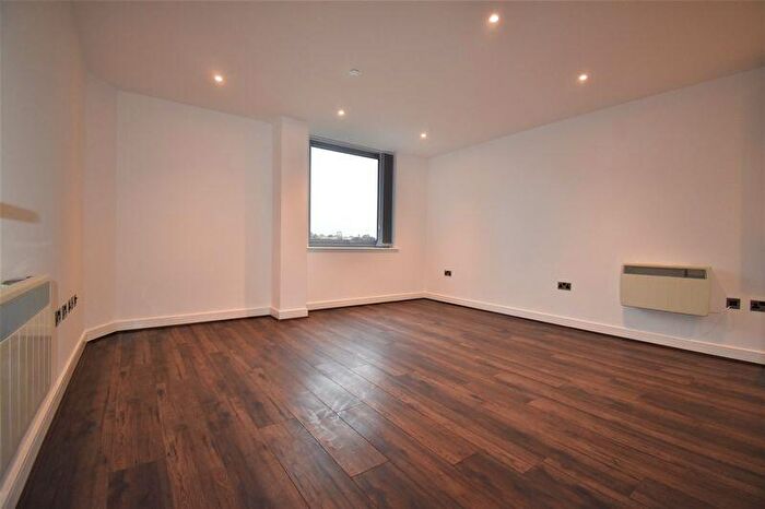 1 Bedroom Flat To Rent In Th Floor, Churchill Place, Churchill Way, Basingstoke, RG21
