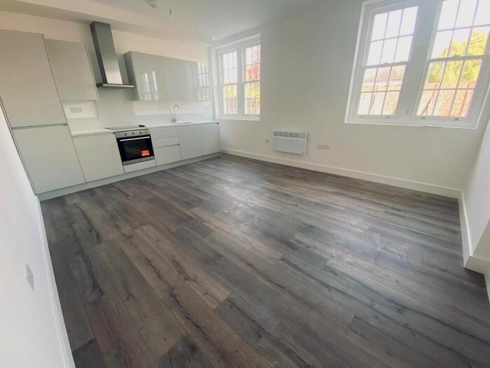 1 Bedroom Flat To Rent In Barrel Court, 3 Wood End Green Road, Hayes, Greater London UB3