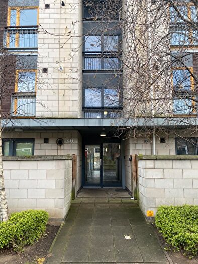 1 Bedroom Apartment To Rent In / North Fort Street, Edinburgh, EH6