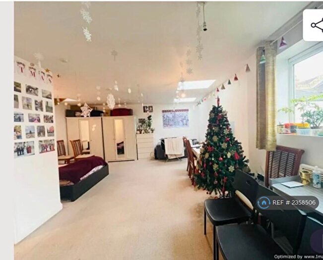 Studio To Rent In Springfield Road, London, HA1