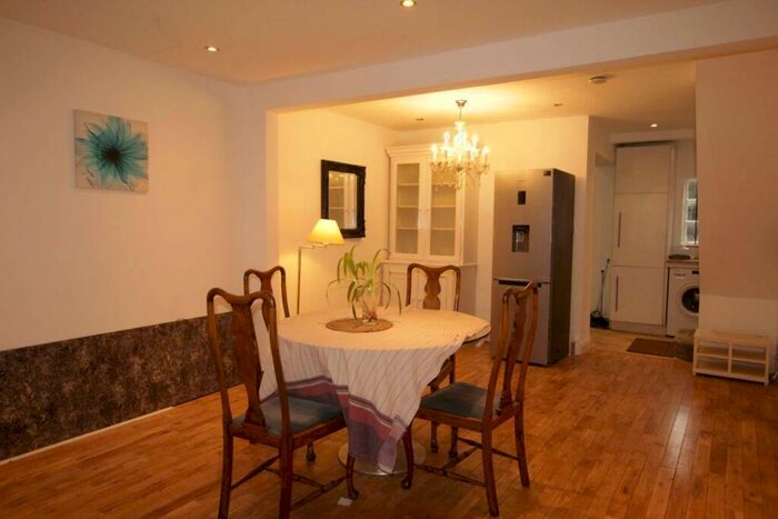 3 Bedroom House To Rent In Falloden Way, London, NW11