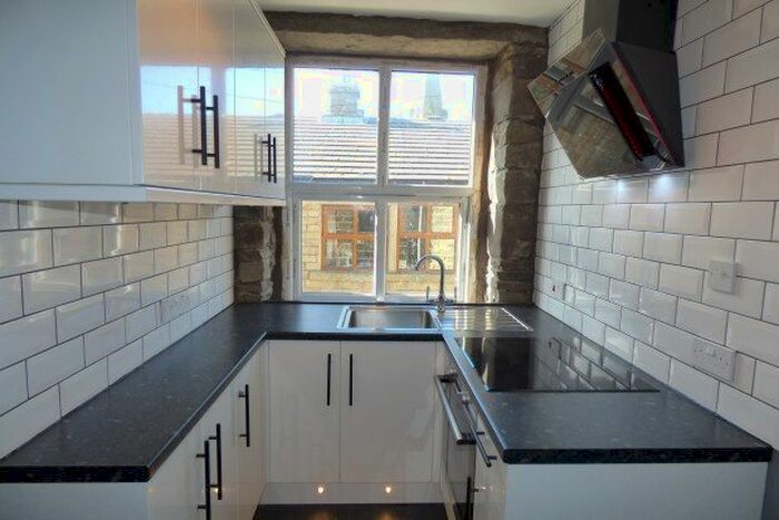 2 Bedroom Flat To Rent In Bacup Road, Rossendale, BB4