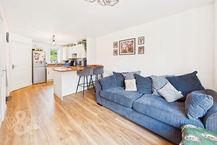 3 Bedroom Semi-detached House For Sale In Elder Close, Hellesdon, Norwich, NR6