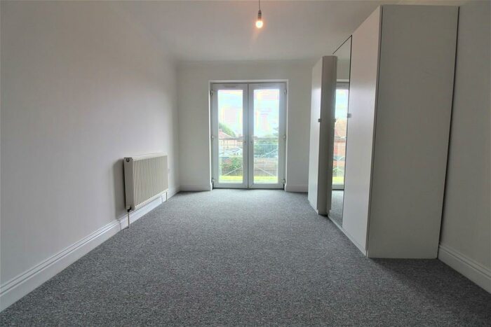 1 Bedroom Apartment To Rent In Waterview Court, B Barrowell Green, Winchmore Hill, N21