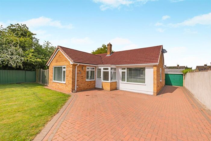 2 Bedroom Detached Bungalow For Sale In Linton Gore, Coxheath, Maidstone, ME17