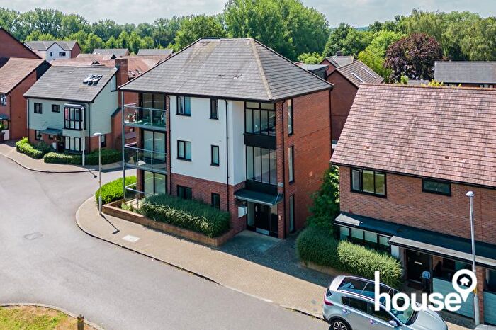2 Bedroom Flat To Rent In Hawley Drive, Leybourne, West Malling, ME19