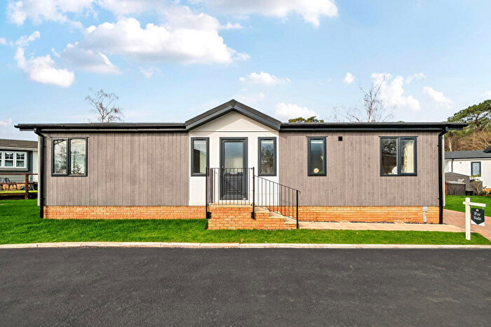 2 Bedroom Park Home For Sale In Poole, Dorset, BH16