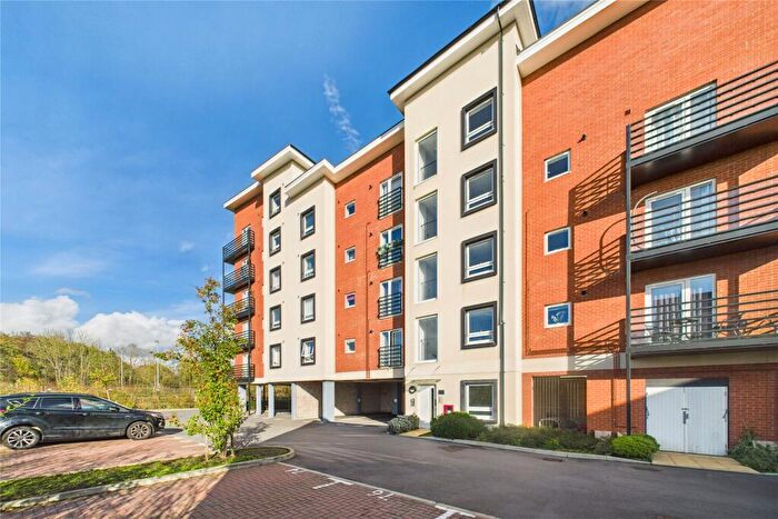 2 Bedroom Apartment For Sale In Webster Close, Bracknell, Berkshire, RG12