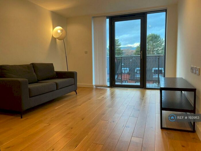 2 Bedroom Flat To Rent In William Street, Birmingham, B15