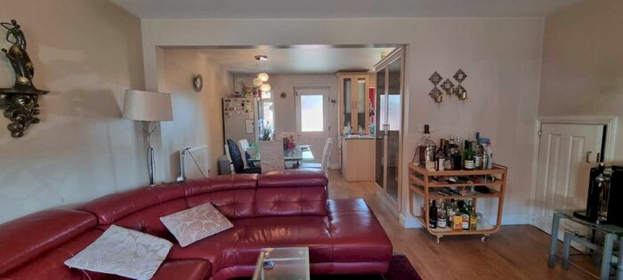 3 Bedroom End Of Terrace House To Rent In Rutherford Close, Uxbridge, UB8