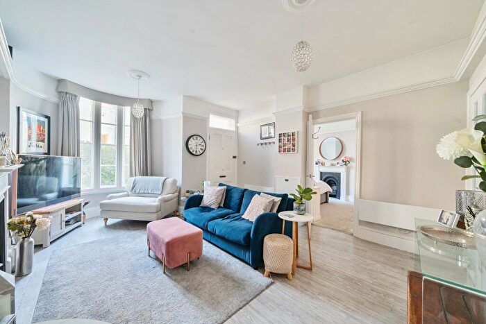 1 Bedroom Flat For Sale In Eastgate Street, Winchester, Hampshire, SO23