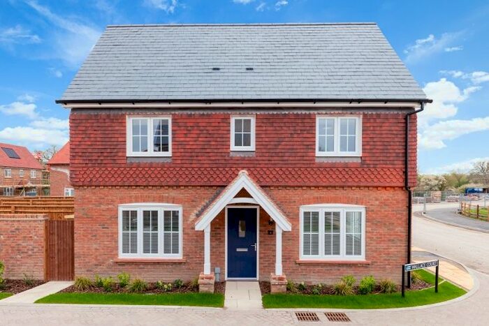 3 Bedroom Semi-Detached House To Rent In Wallace Court, Didcot, OX11