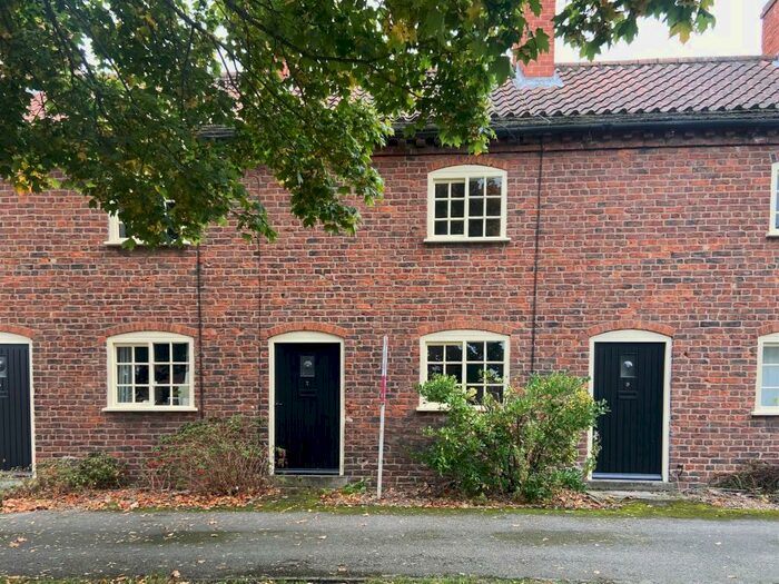 2 Bedroom Cottage To Rent In Doncaster Road, Bawtry, Doncaster, DN10