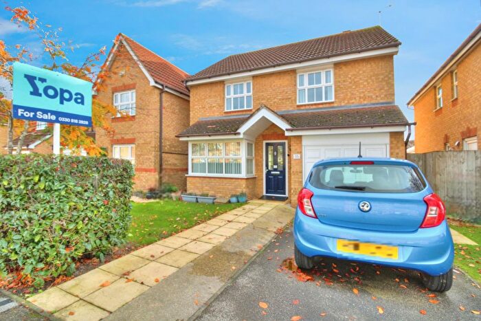 3 Bedroom Detached House For Sale In Chicksands Avenue, Milton Keynes, MK10