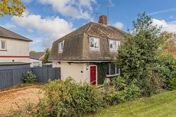 3 Bedroom Semi-detached House For Sale In Barnwell Street, Kettering, NN16