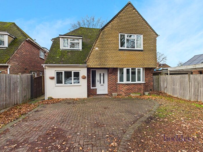 4 Bedroom Detached House To Rent In Ottershaw, Surrey, KT16