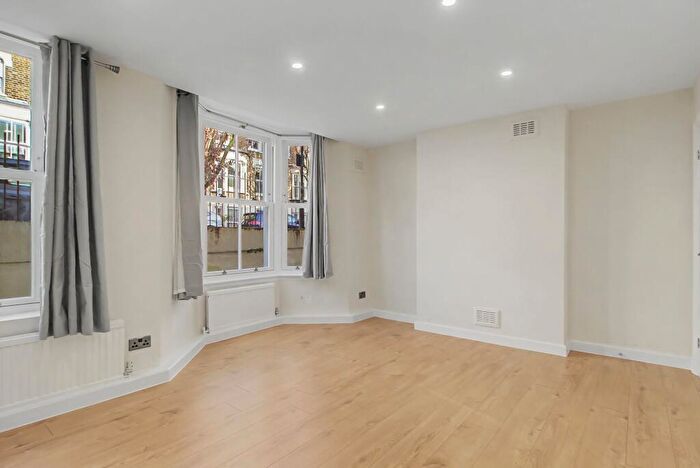 2 Bedroom Apartment To Rent In Balmore Street, London, N19