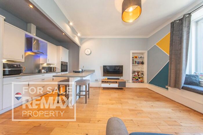 1 Bedroom Flat For Sale In Dalgety Street, Edinburgh, EH7