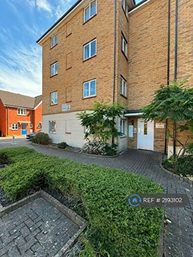 2 Bedroom Flat To Rent In Newbury Park, Ilford, IG2