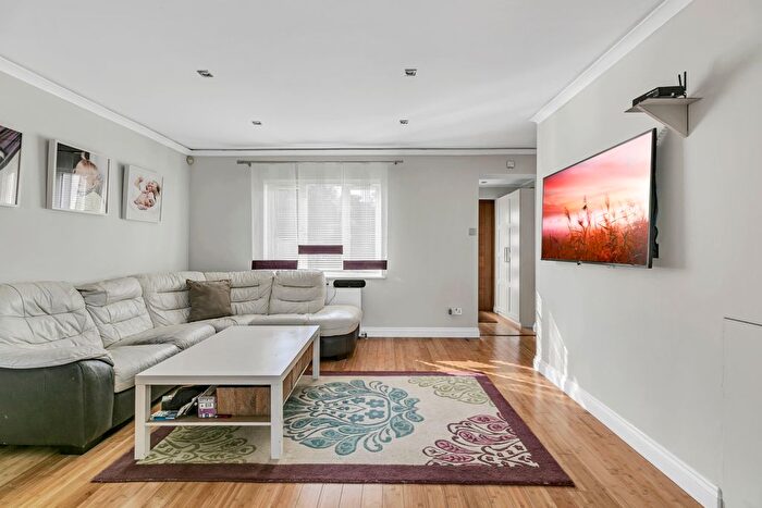 3 Bedroom Terraced House For Sale In Horton Road, Colnbrook, Slough, SL3
