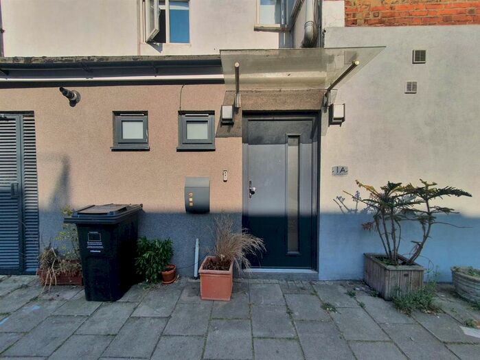 2 Bedroom Flat To Rent In Glading Terrace, London, N16