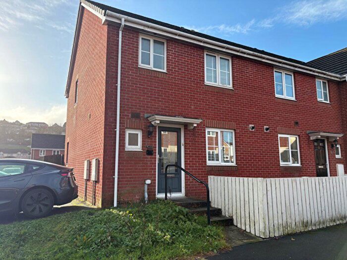 3 Bedroom Property To Rent In Lloyd Thomas Court, Swansea, SA1