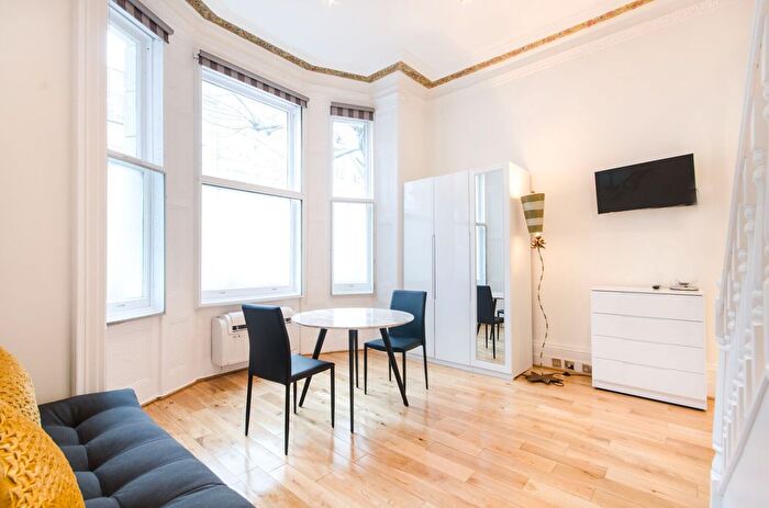Studio To Rent In Trebovir Road, Earls Court, London, SW5
