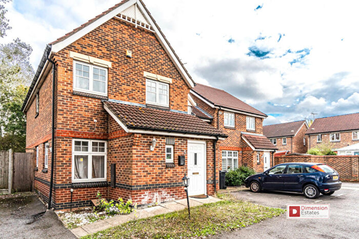 4 Bedroom End Of Terrace House To Rent In Cheshire Close, Walthamstow, London, E17