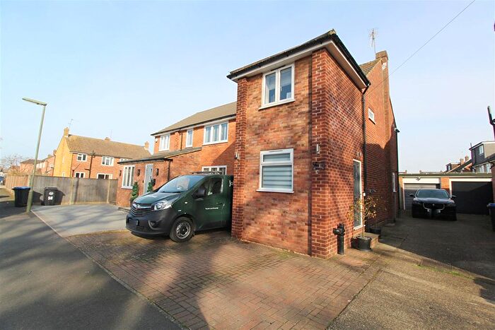 3 Bedroom Semi-Detached House For Sale In Fullerton Road, Byfleet, KT14