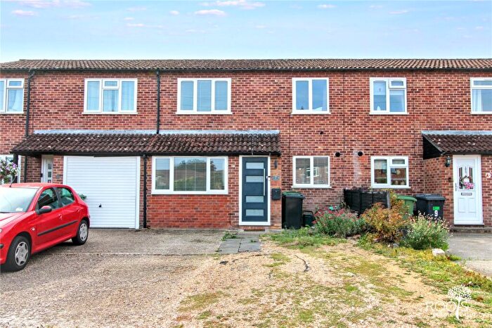 4 Bedroom Terraced House For Sale In Derwent Road, Thatcham, Berkshire, RG19