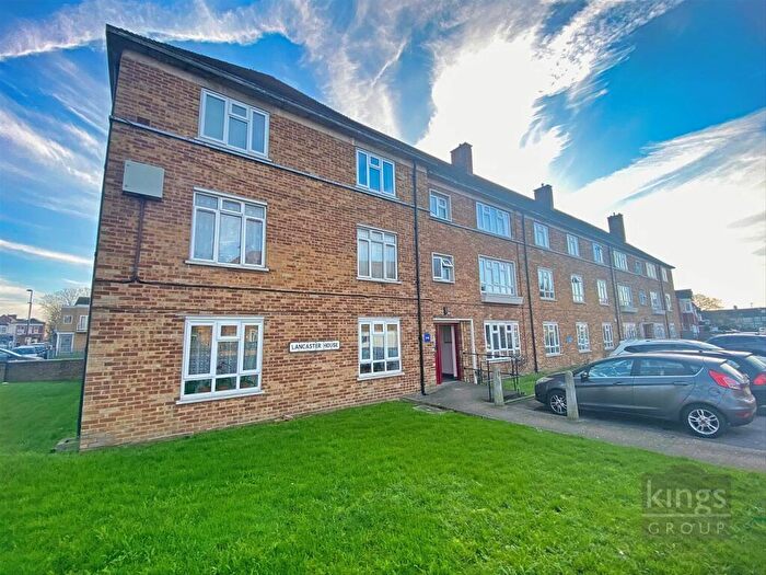 2 Bedroom Flat To Rent In Lancaster House, Lancaster Road, Enfield, EN2
