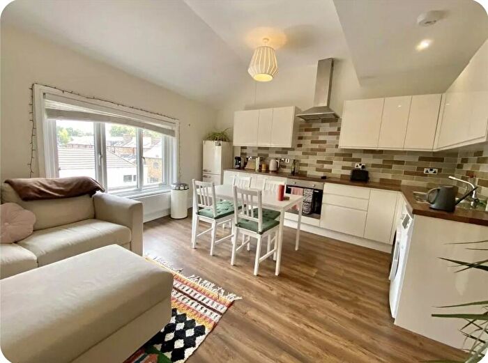 2 Bedroom Duplex To Rent In Burton Road, Didsbury, M20