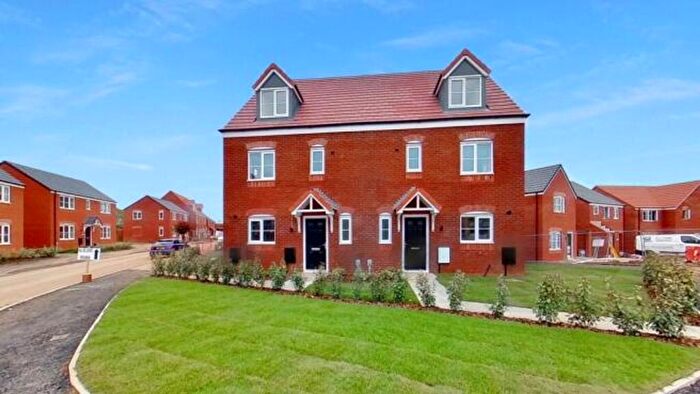 4 Bedroom Semi-Detached House To Rent In Beveridge Road, Anslow, DE13