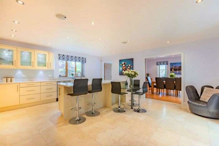 5 Bedroom Detached House For Sale In Fosse Way, Stretton On Dunsmore, Rugby, Warwickshire, CV23
