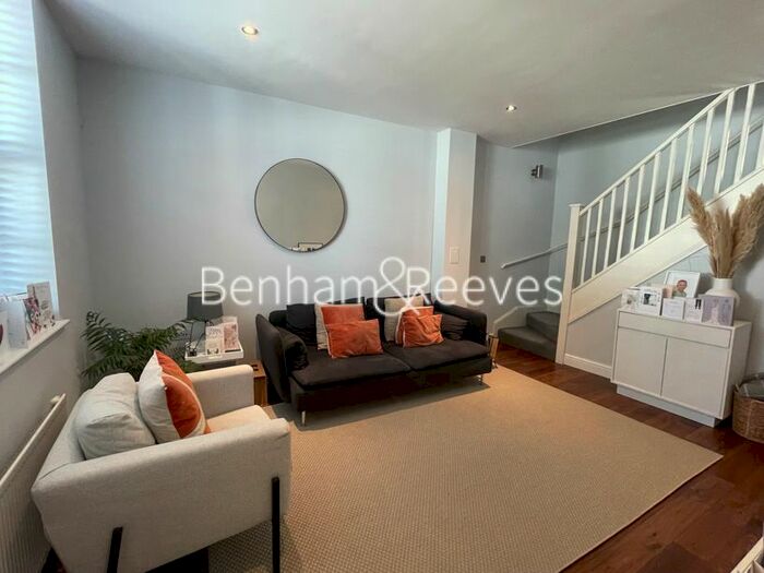 3 Bedroom Flat To Rent In Bagleys Lane, Imperial Wharf, SW6