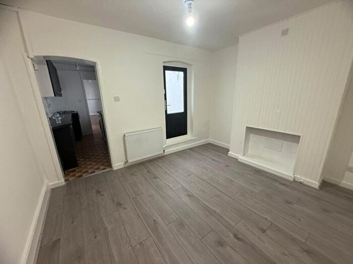 2 Bedroom Semi Detached House To Rent In Hertford Road, Enfield, Greater London, EN3