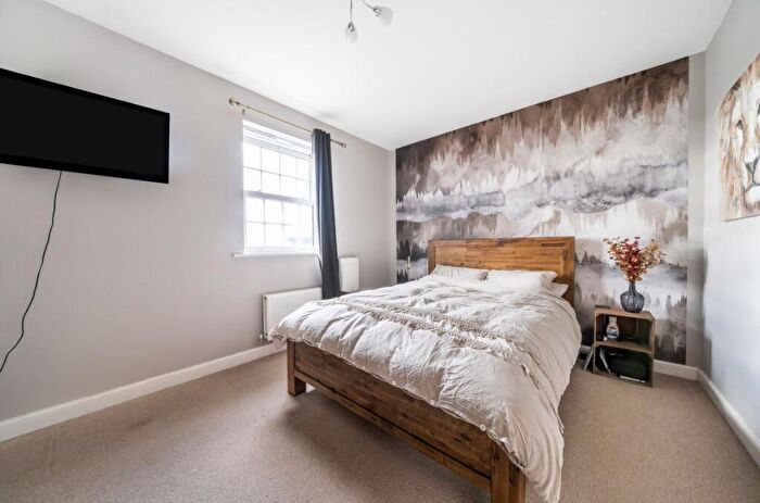 3 Bedroom Semi-Detached House For Sale In Walford Grove, Kempston, Bedford, MK42