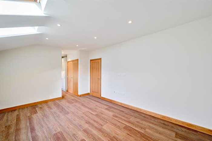 2 Bedroom Apartment To Rent In Lonsdale Square, Lonsdale Road, Harborne, Birmingham, B17