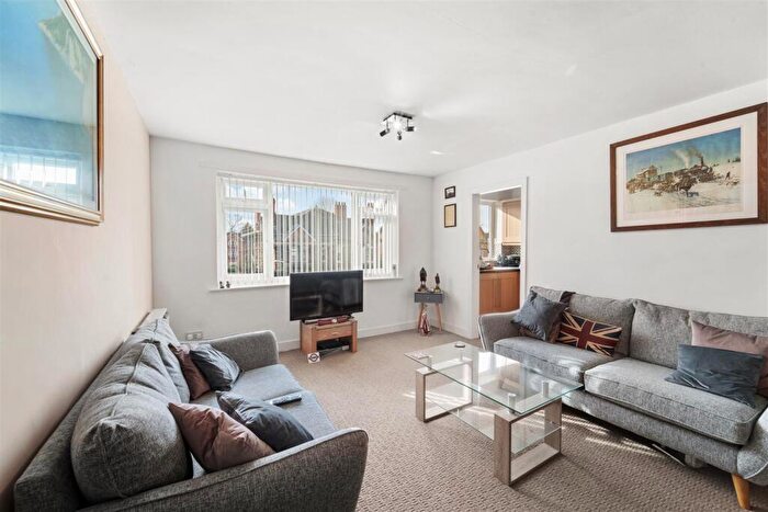 1 Bedroom Apartment For Sale In Rookfield Avenue, Sale, M33