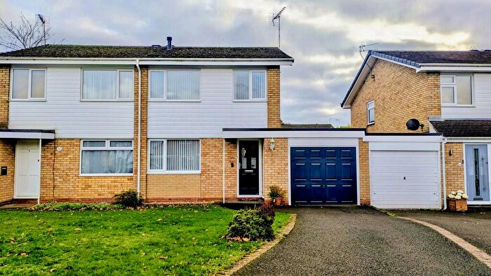 3 Bedroom Semi Detached House For Sale In Buccleuch Close, Dunchurch, Rugby, CV22