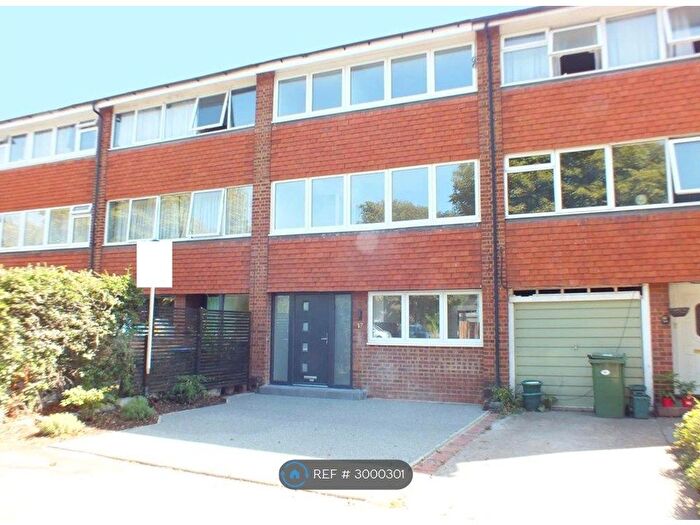 4 Bedroom Terraced House To Rent In Kelvinbrook, West Molesey, KT8