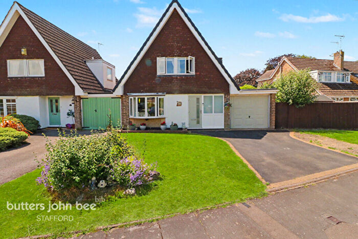 3 Bedroom Link Detached House For Sale In Moathouse Drive, Stafford, ST18