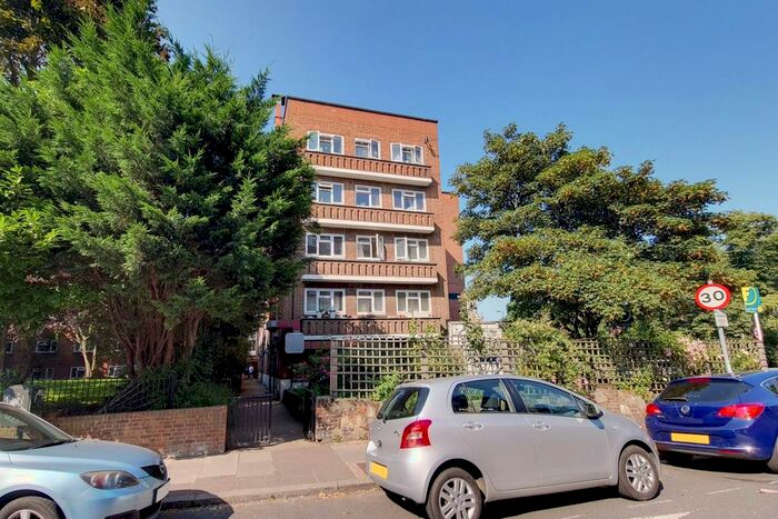 2 Bedroom Flat To Rent In Arlington Lodge, Brixton, London, SW2