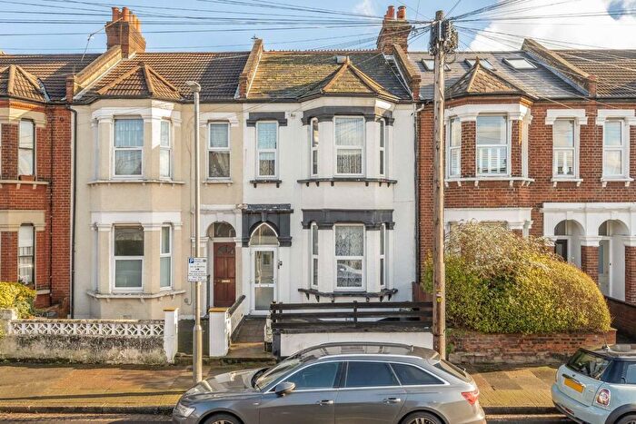 3 Bedroom Terraced House For Sale In Bickersteth Road, Tooting, SW17