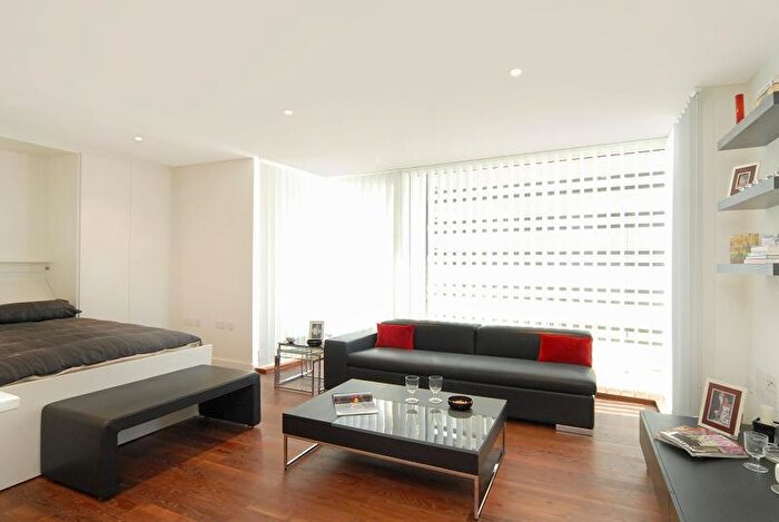 Studio To Rent In Graham Street, Islington, N1